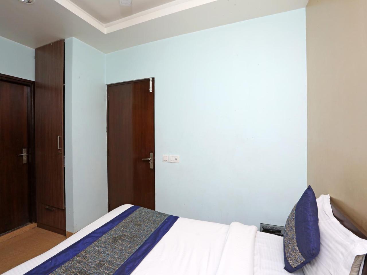 ניו דלהי Oyo 6596 Hotel Flight Path מראה חיצוני תמונה